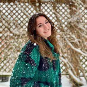 Meet your Posher, Abbey